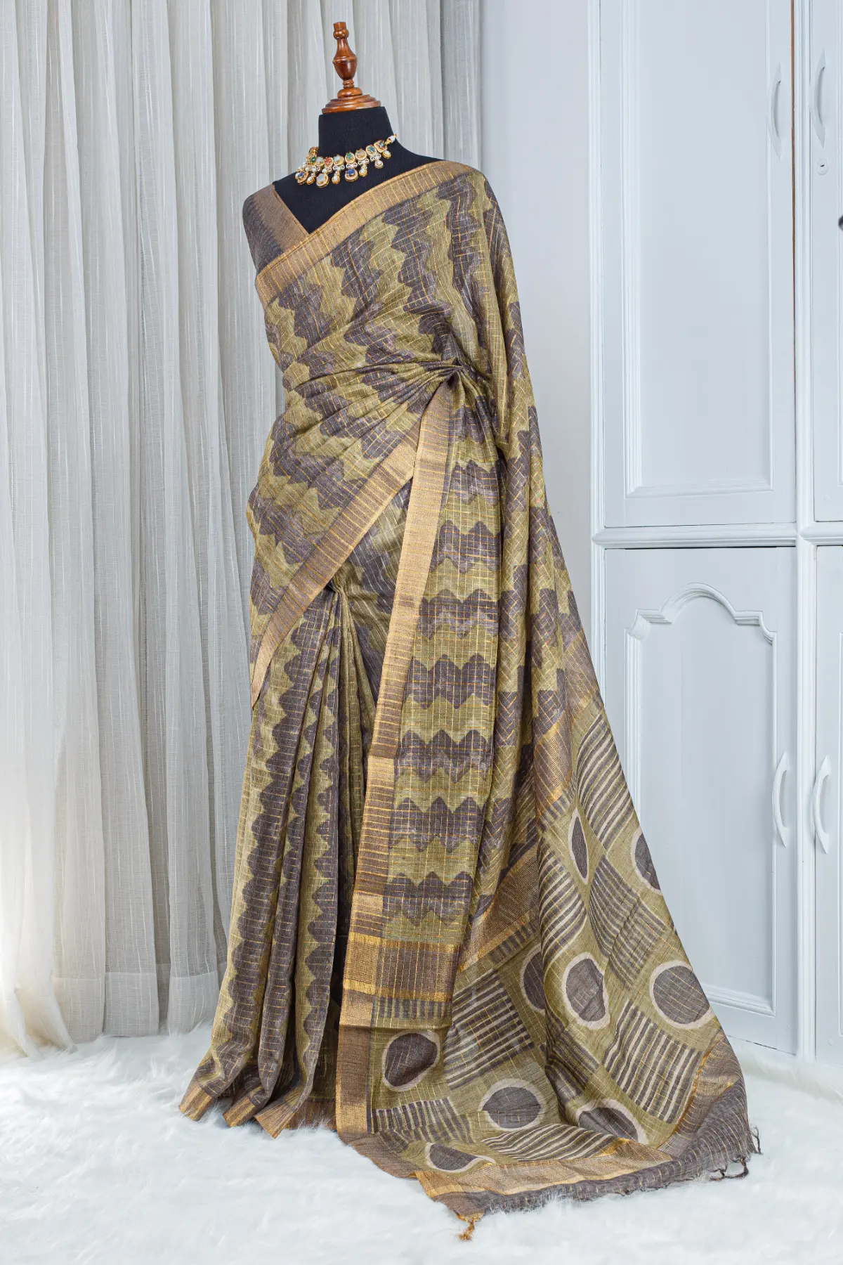 Pure Chanderi Saree – Olive Gold with All-Over Jari Stripes - Image 2