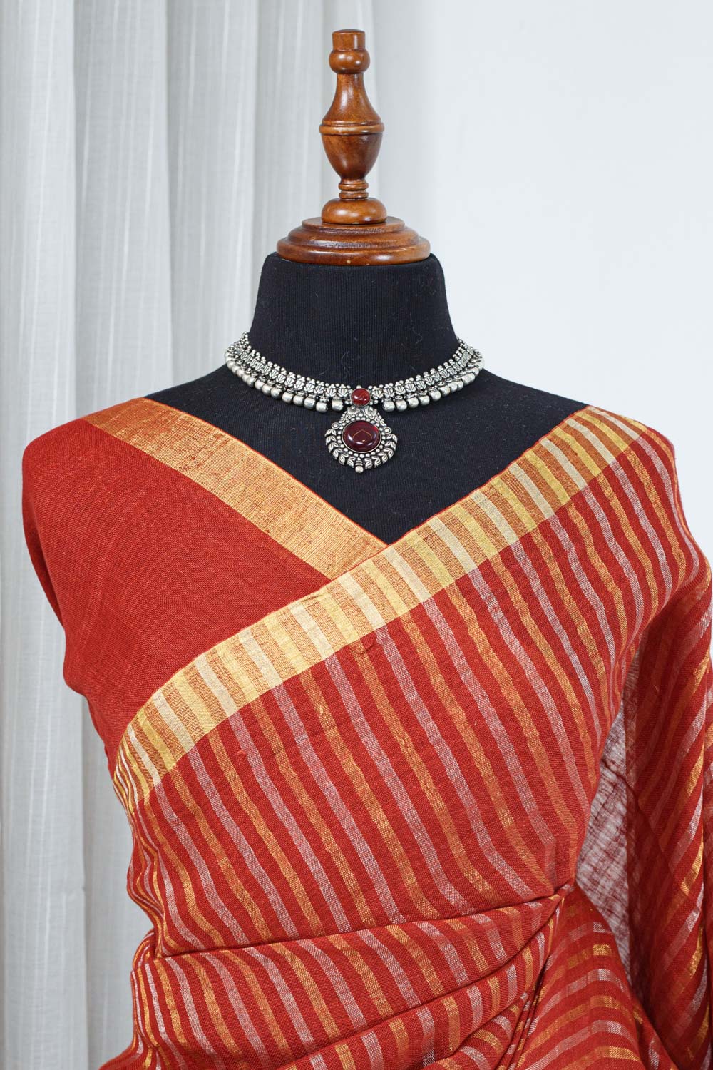 Cotton Linen Saree – Rust Orange with Golden Jari Stripe Weaving 000119 - Image 4